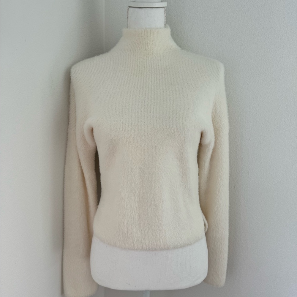 Abercrombie&Fitch off white sweater
